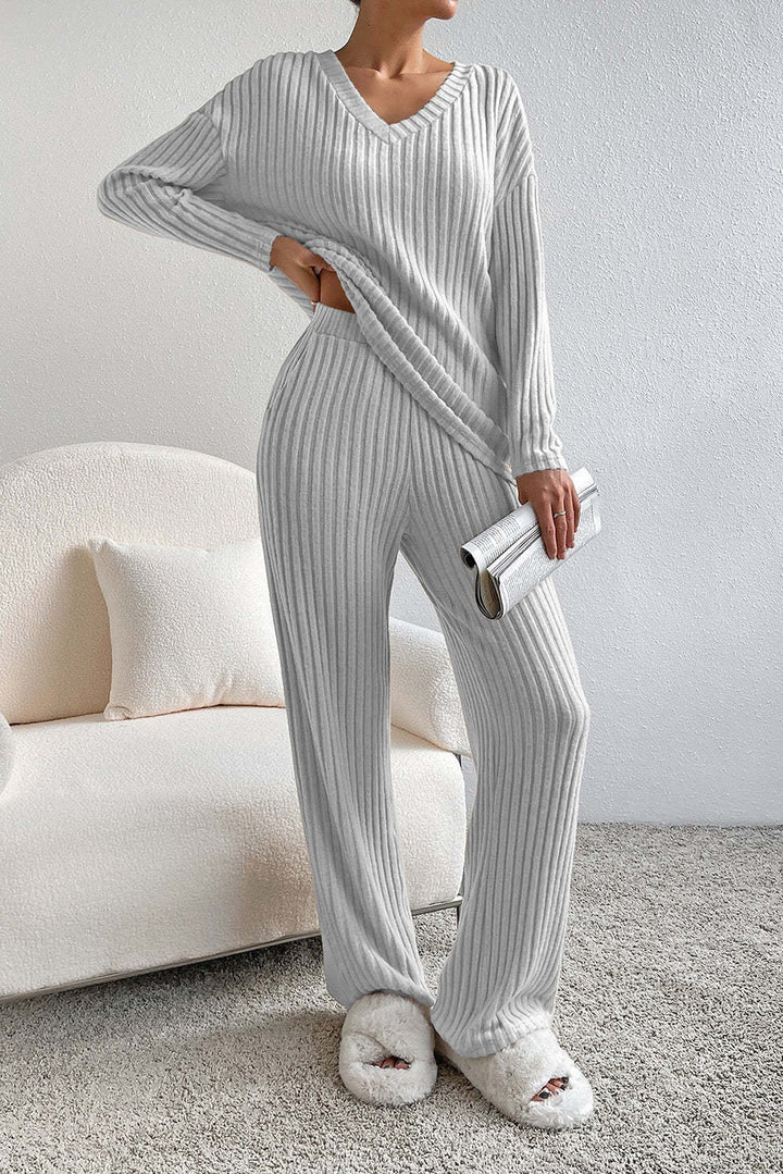 Women Comfortable Fine Knit Set with V-Neck and Long Sleeves Lisslune