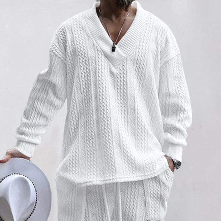 Men's chunky knit sweater with V-neck and modern cut Lisslune