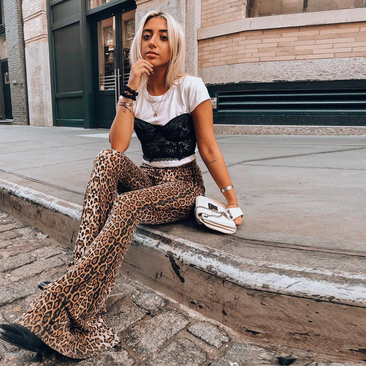 Women Flared Leggings in animalistic Tiger Knit Wash Lisslune