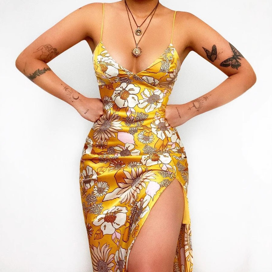 Women's maxi dress with deep V-neck and elegant slit