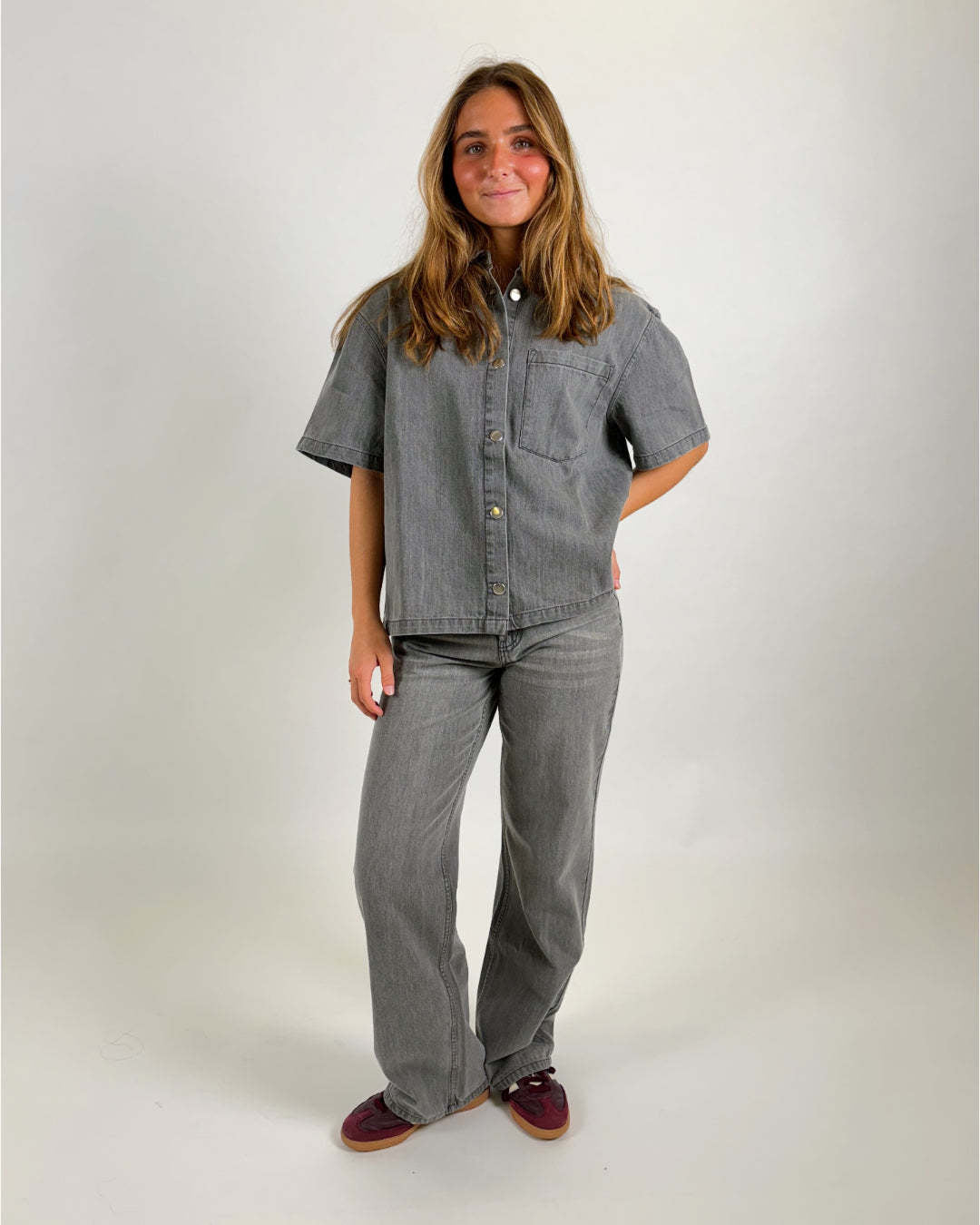 Women's denim shirt jacket in a casual oversized cut Lisslune