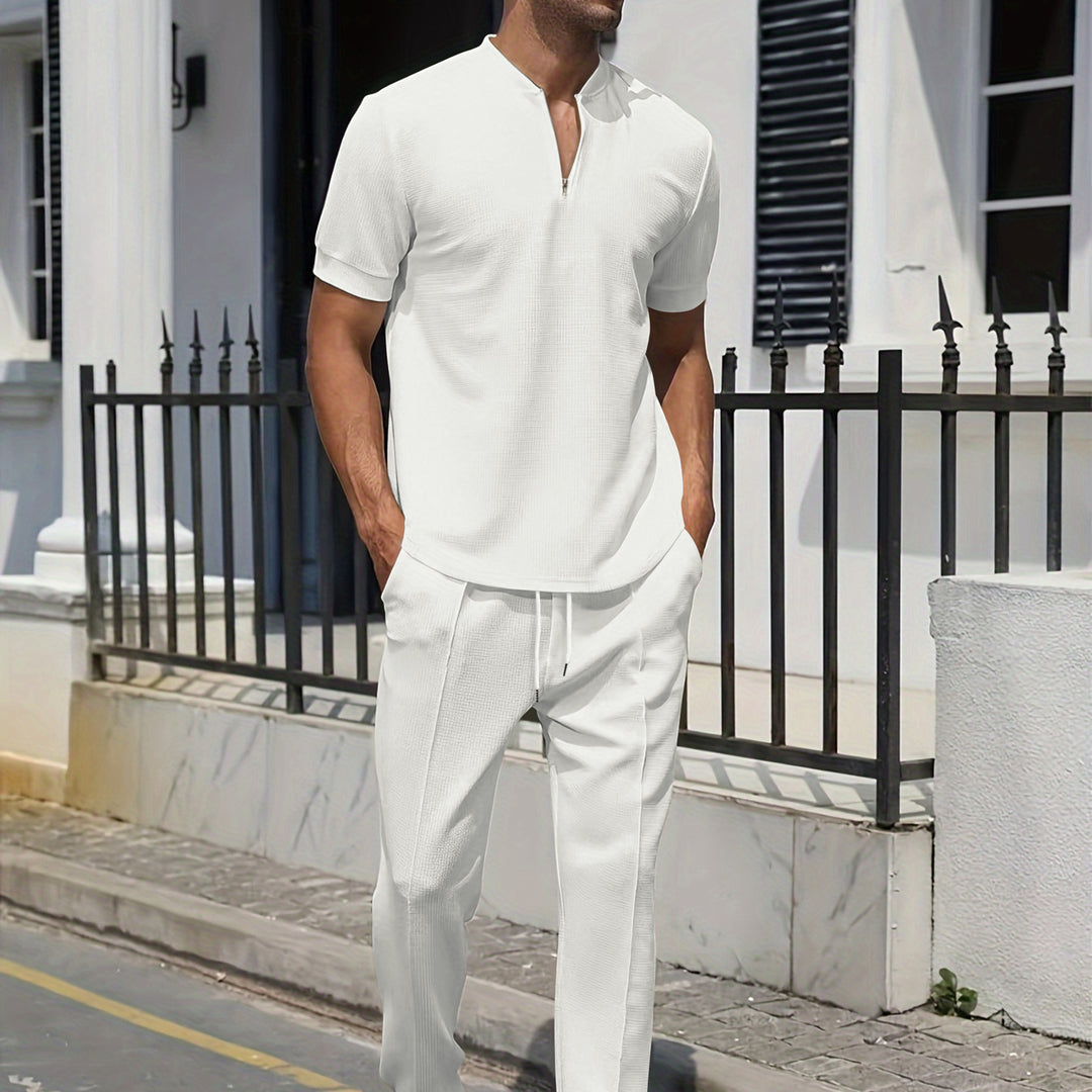 Men's sporty two-piece outfit with modern zipper and breathable materials Lisslune