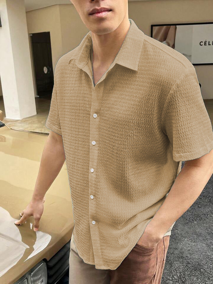 Men's short-sleeve shirt with textured fabric and fashionable collar Lisslune