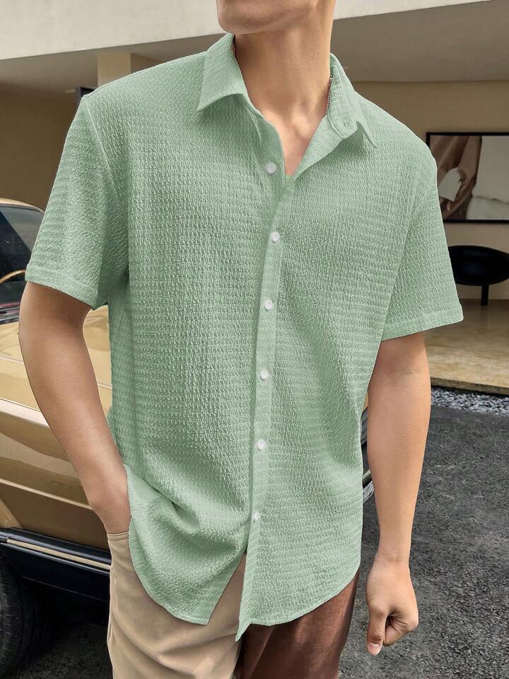 Men's short-sleeve shirt with textured fabric and fashionable collar Lisslune