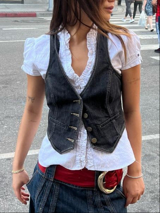 Women's denim vest with fine button details and practical pockets Lisslune