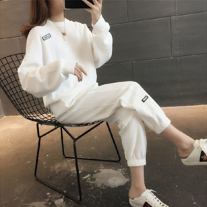 Ladies sporty leisure set with casual cut and practical side pockets Lisslune