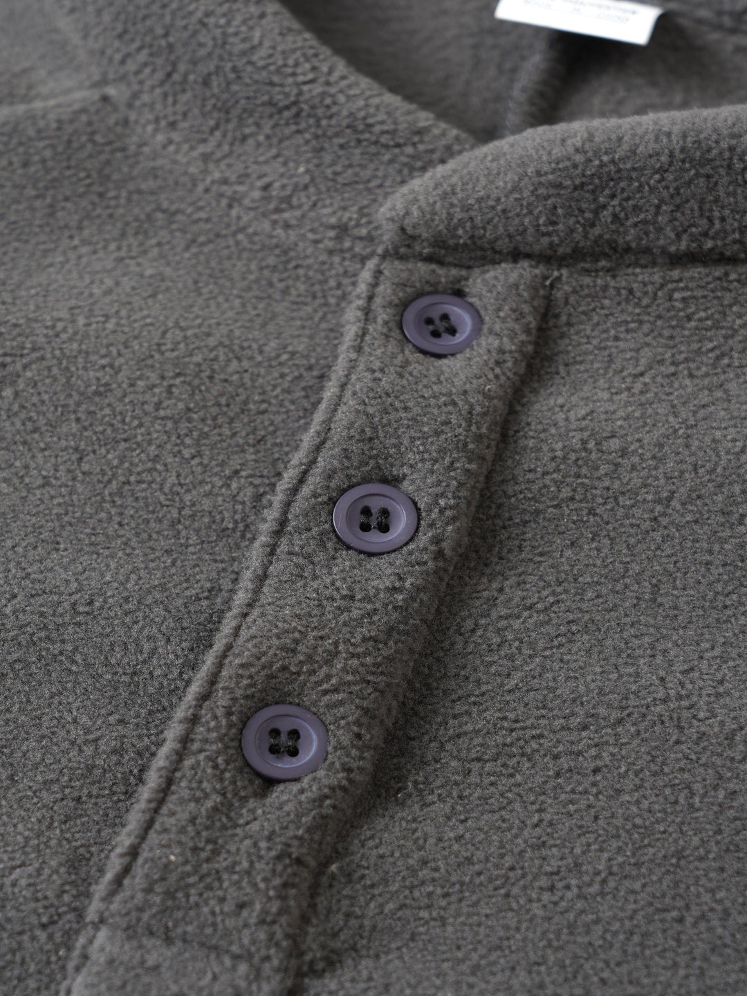 Men's fleece pullover with fashionable stand-up collar and practical button details Lisslune