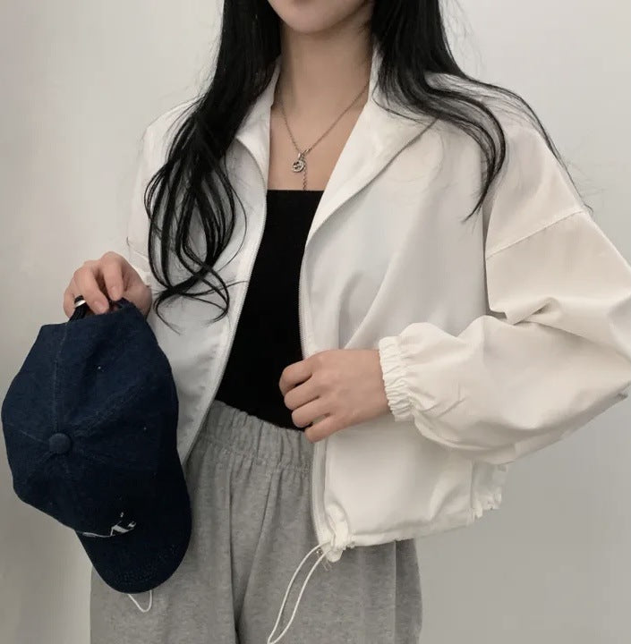 Women's cropped jacket with elastic cuffs and casual fit