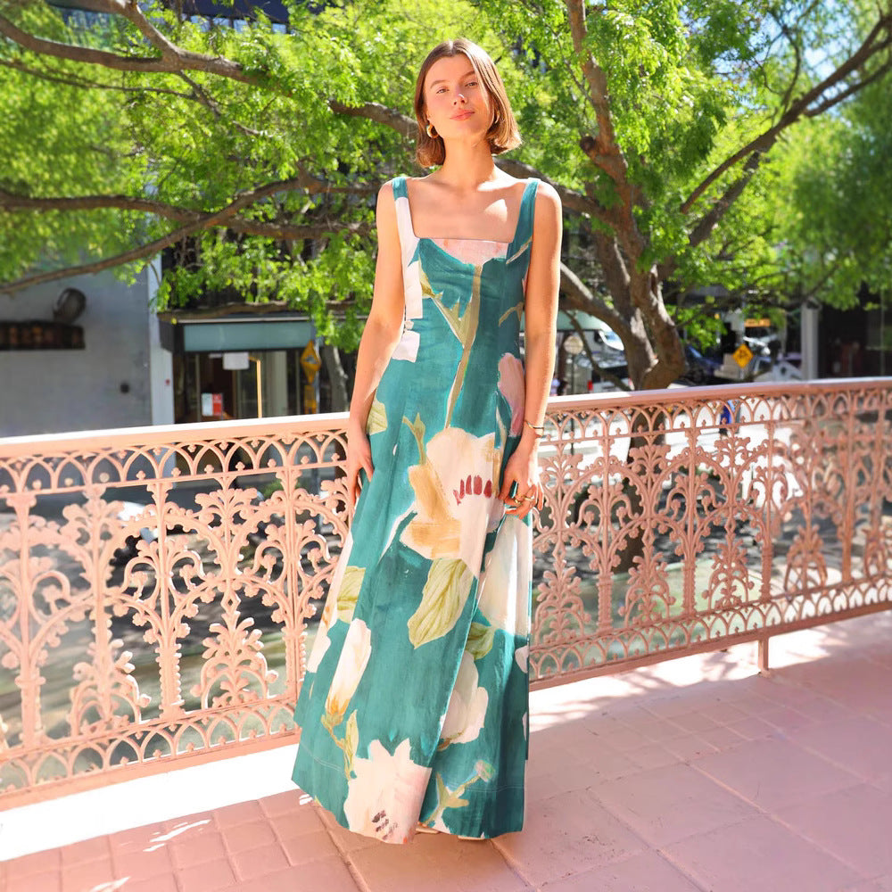 Women's maxi dress with floral patterns