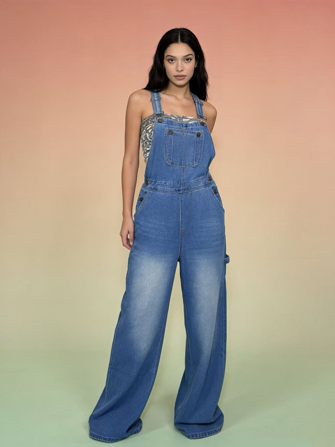 Women's dungarees in a casual oversized cut with functional side pockets Lisslune