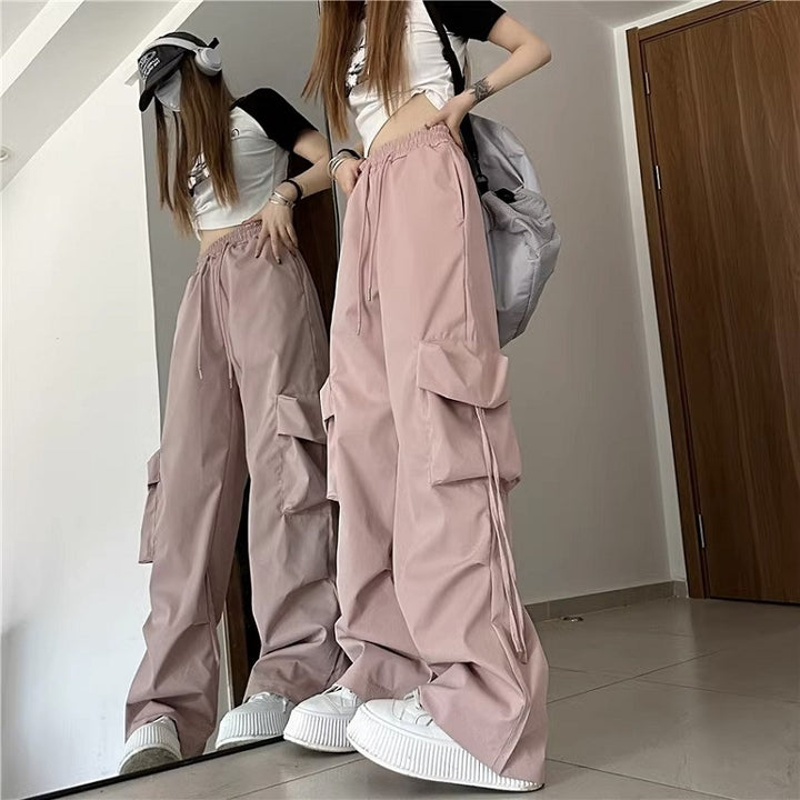 Women’s cargo pants in urban style with side pockets and elastic waistband