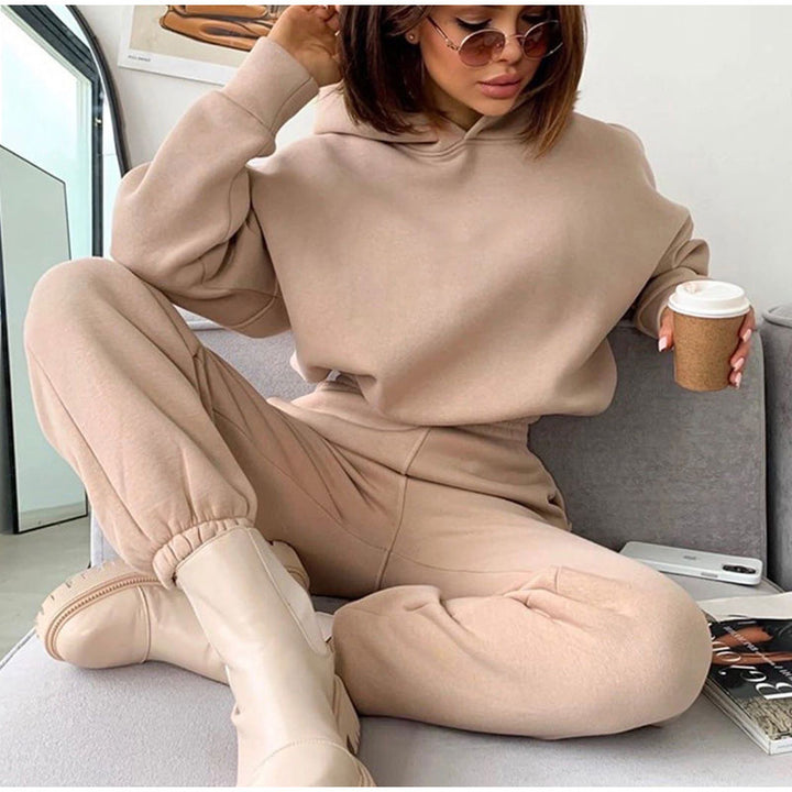 Women’s casual hoodie jumpsuit with practical pockets and modern cut Lisslune