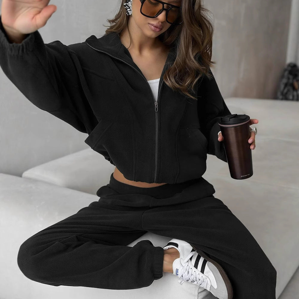 Women's sporty fleece tracksuit with hood and pockets Lisslune