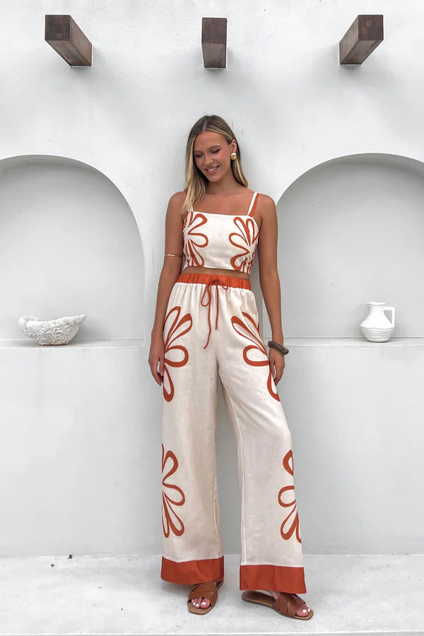 Ladies leisure top and wide-cut trousers with floral pattern Lune London