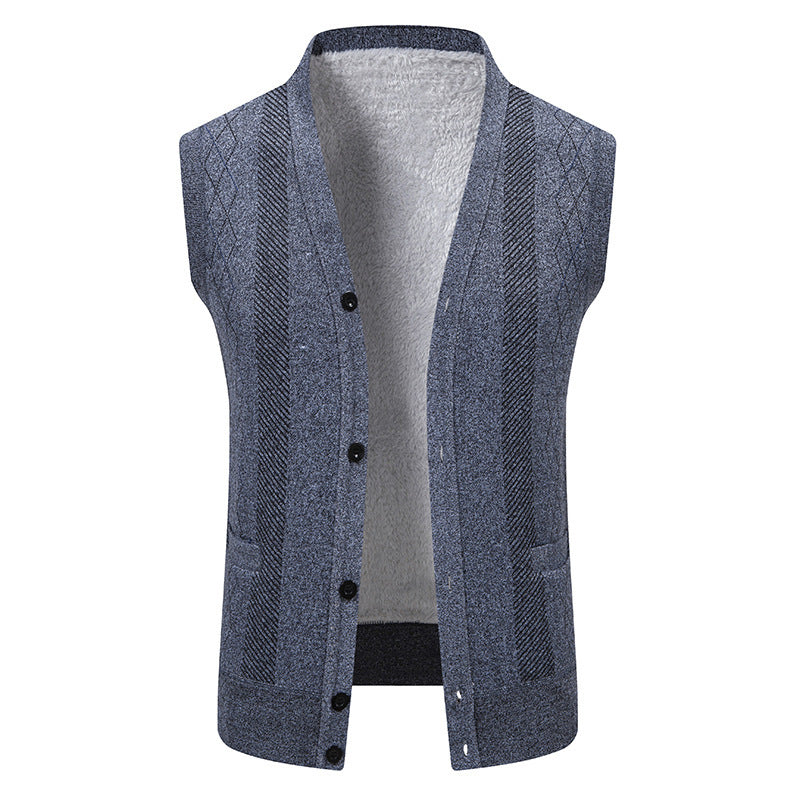 Men's cardigan with classic V-neck and fine cable pattern Lisslune