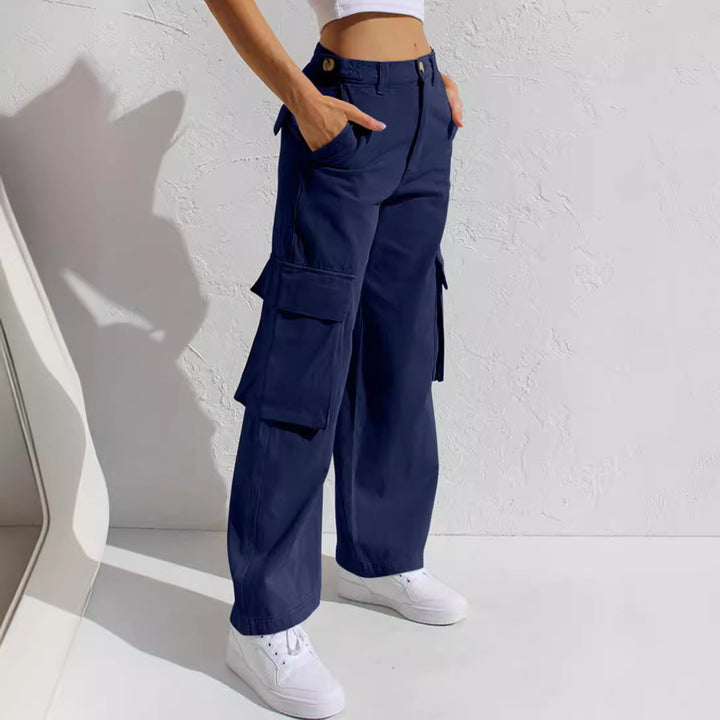 Women's cargo pants with practical side pockets and a casual cut Lisslune