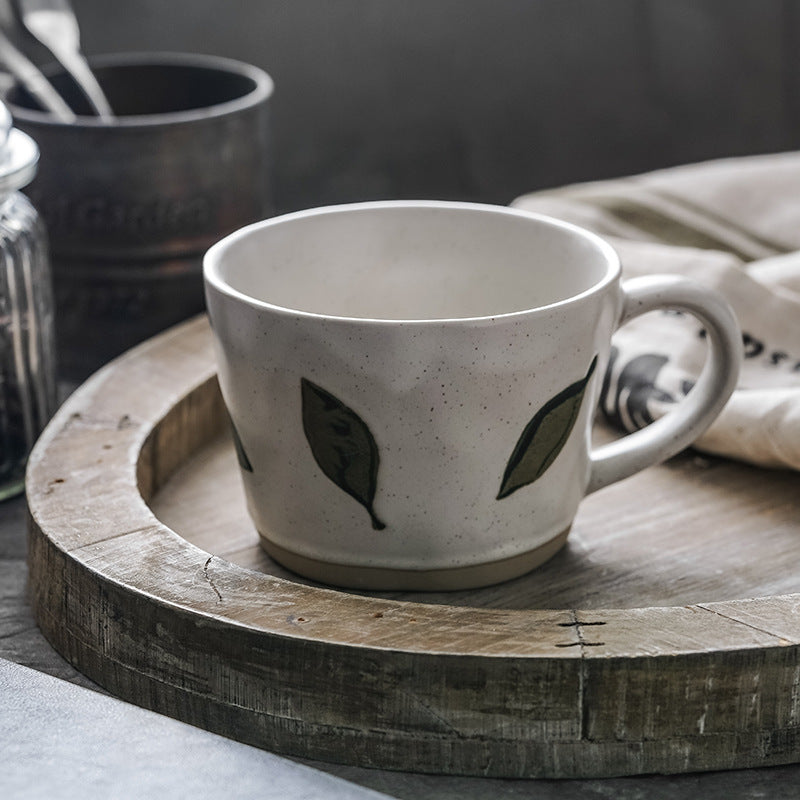 Lisslune | Mug with hand-painted leaves