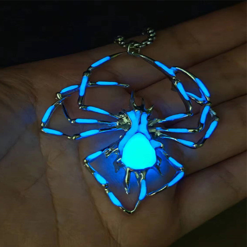 Lisslune | Glow-in-the-Dark 3D Spider Necklace