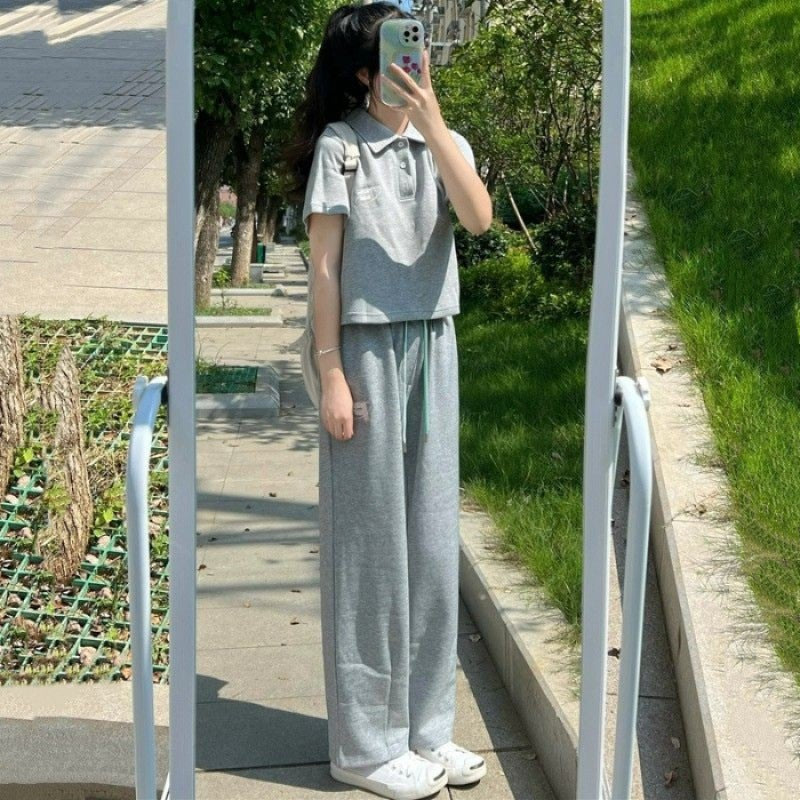 Women's sporty set with short top and joggers Lisslune