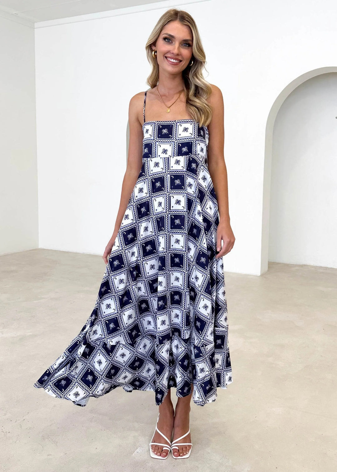 Women's Bohemian Maxi Dress with Playful Print and Airy Silhouette