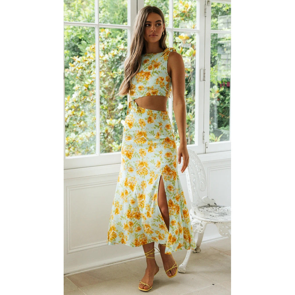 Women's two-piece set made of floral fabric with high slit and fitted top Lune London