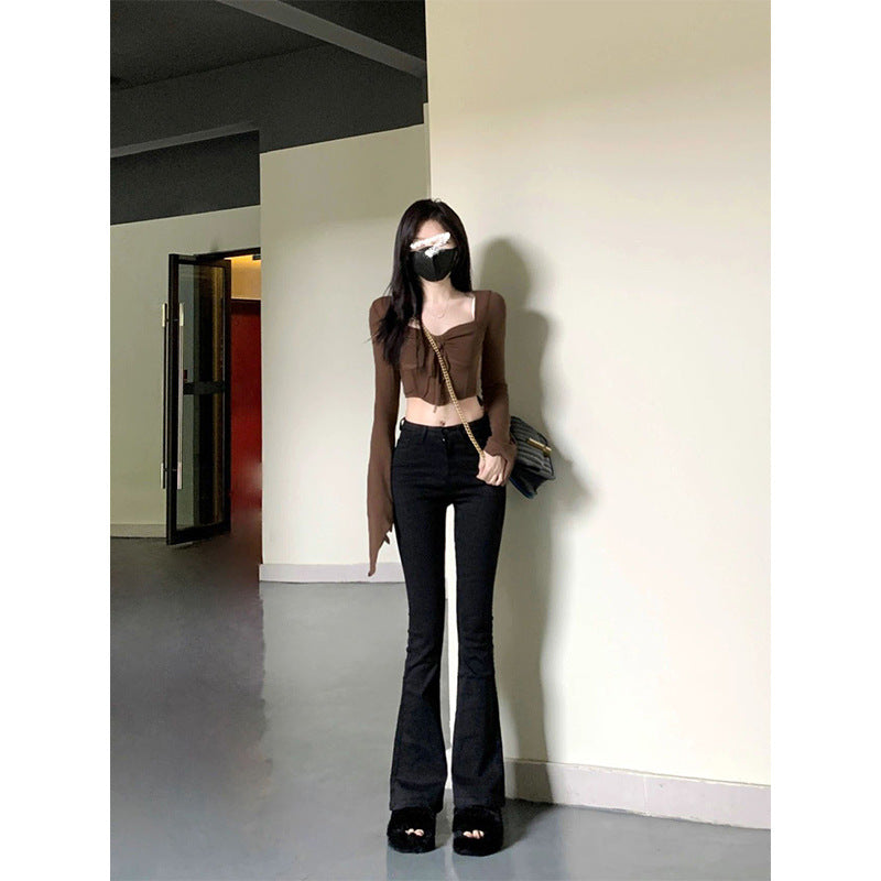 Women's crop top with a sophisticated knot and wide sleeve