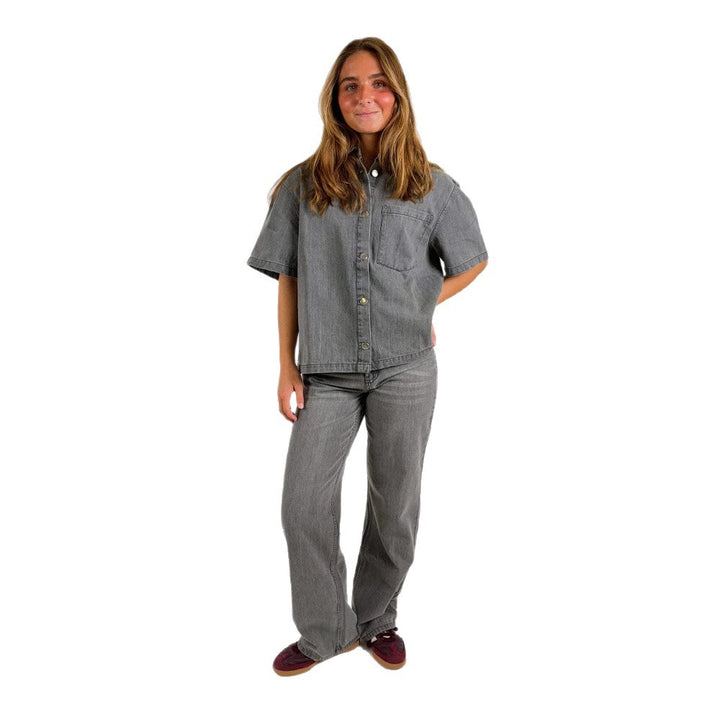 Women's denim shirt jacket in a casual oversized cut Lisslune