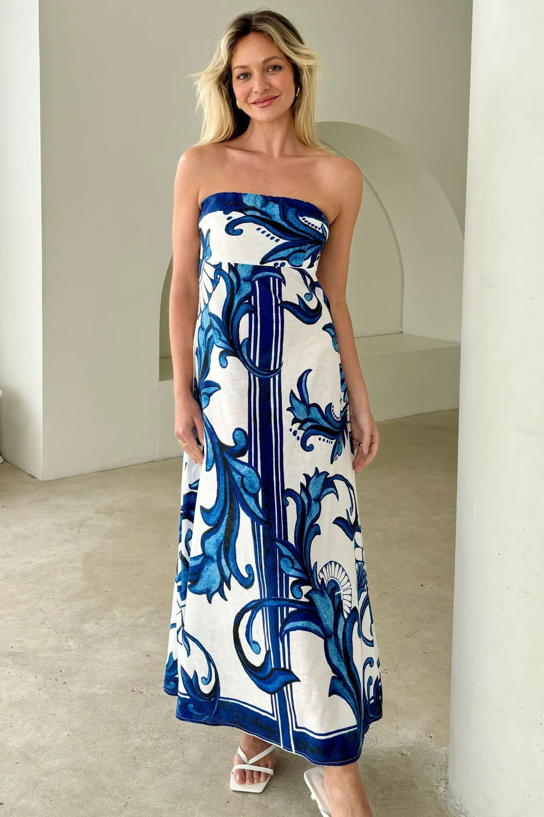 Women's Bandeau Maxi Dress with Elegant Floral Print and Flowing Cut