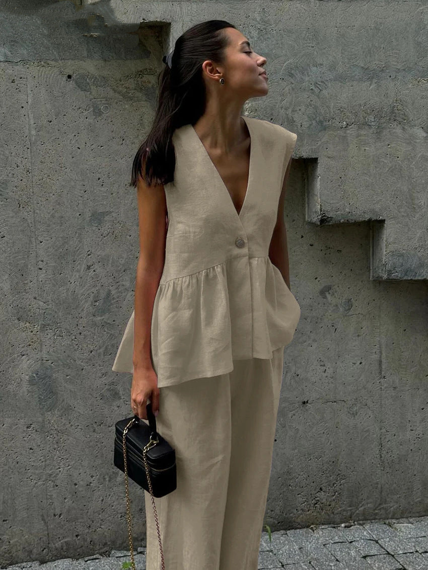 Women's airy jumpsuit with V-neckline and flowy cut Lisslune