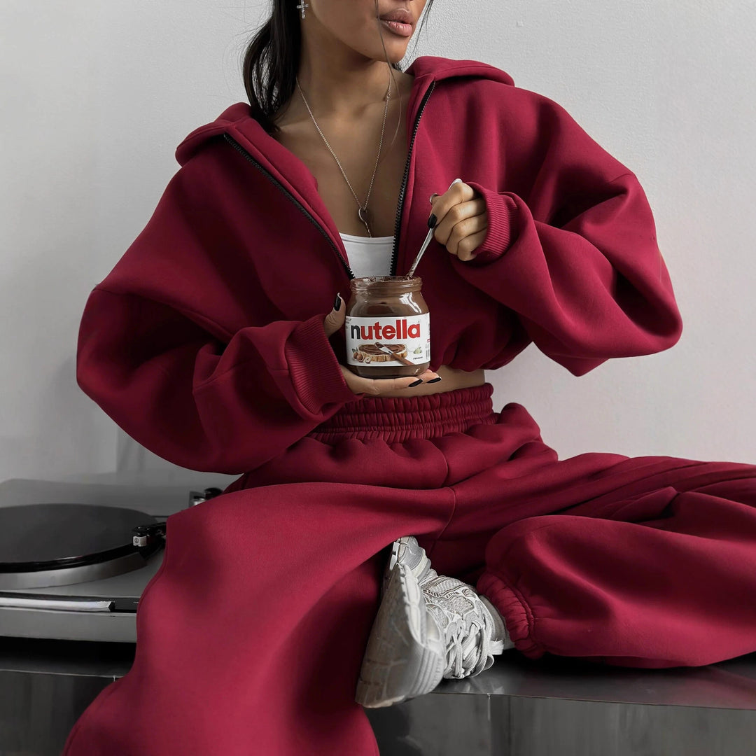 Women's sporty cropped hoodie and wide jogger pants set Lisslune