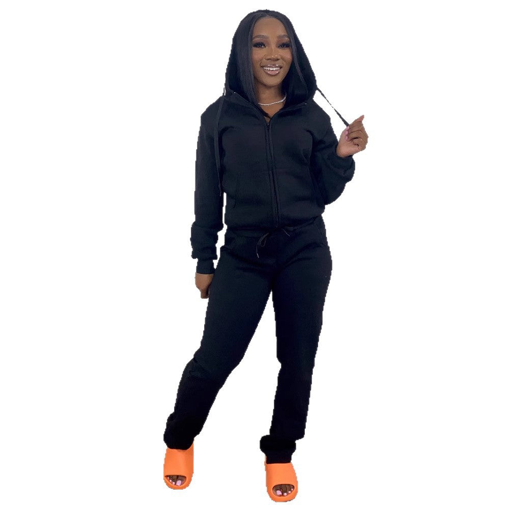 Women's leisure suit with modern zip-up design and flexible fit Lisslune