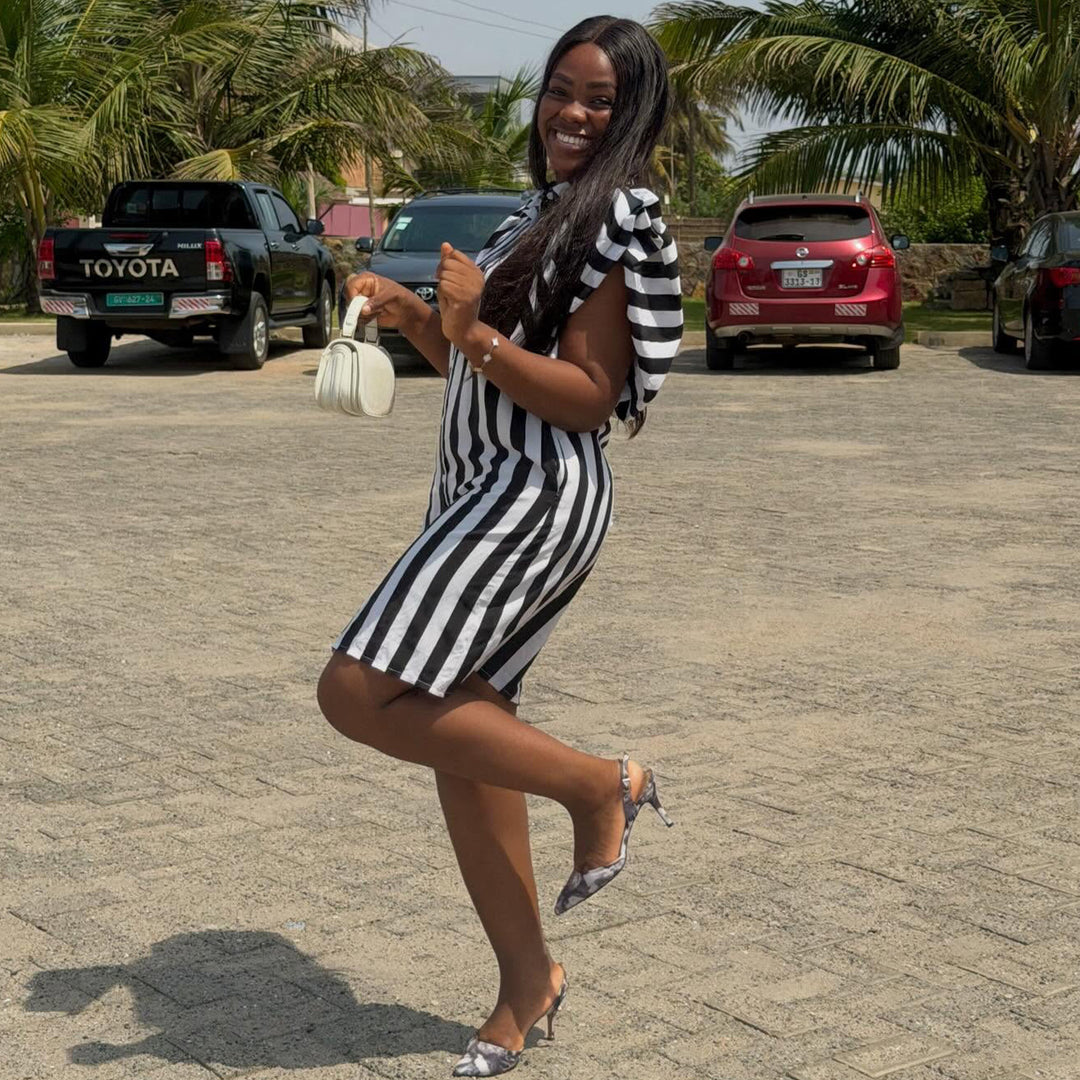 Women’s shirt dress with stylish striped pattern and casual fit