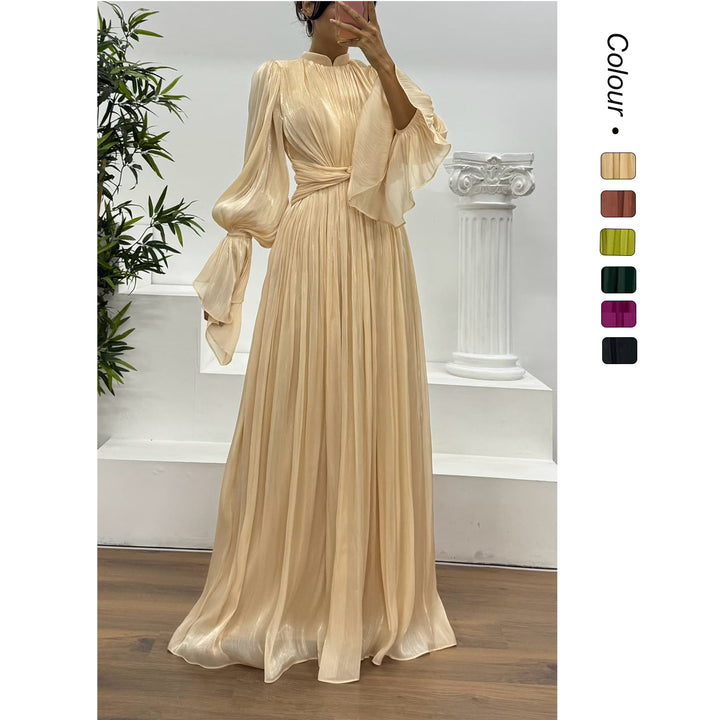 Women's maxi dress with a figure-flattering cut and elegant gathering