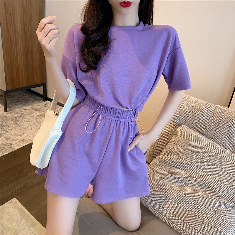 Ladies leisure set with cropped top and shorts in casual style