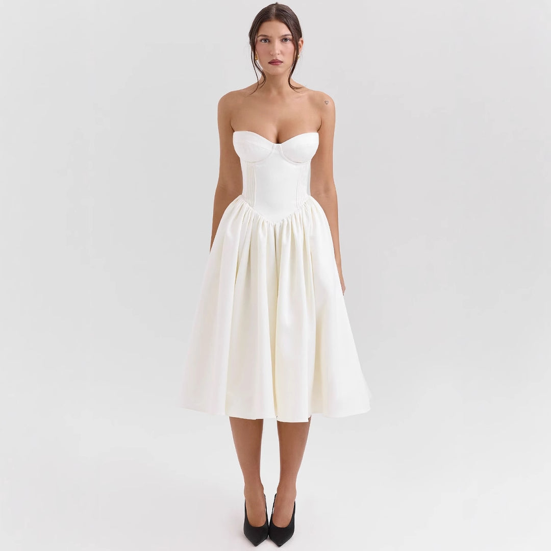 Ladies' couture dress in an off-the-shoulder strap design with a voluminous skirt Lisslune