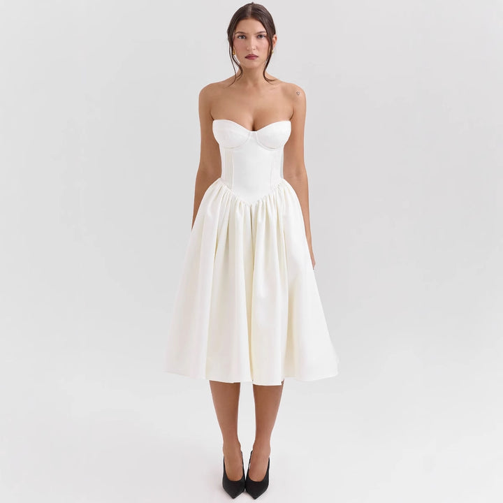 Ladies' couture dress in an off-the-shoulder strap design with a voluminous skirt Lisslune