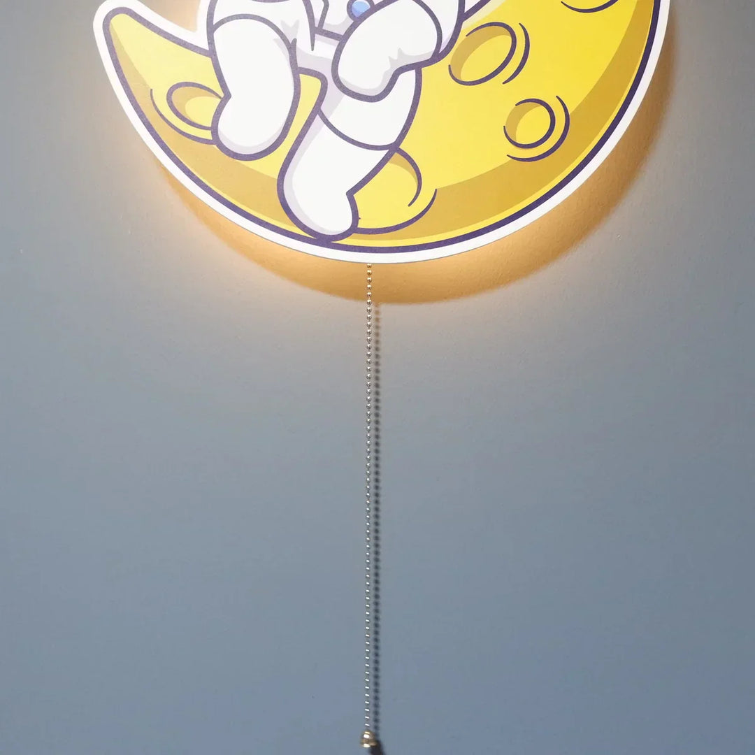Lisslune | AstroLight - Astronaut Wall Light with a Magical Touch