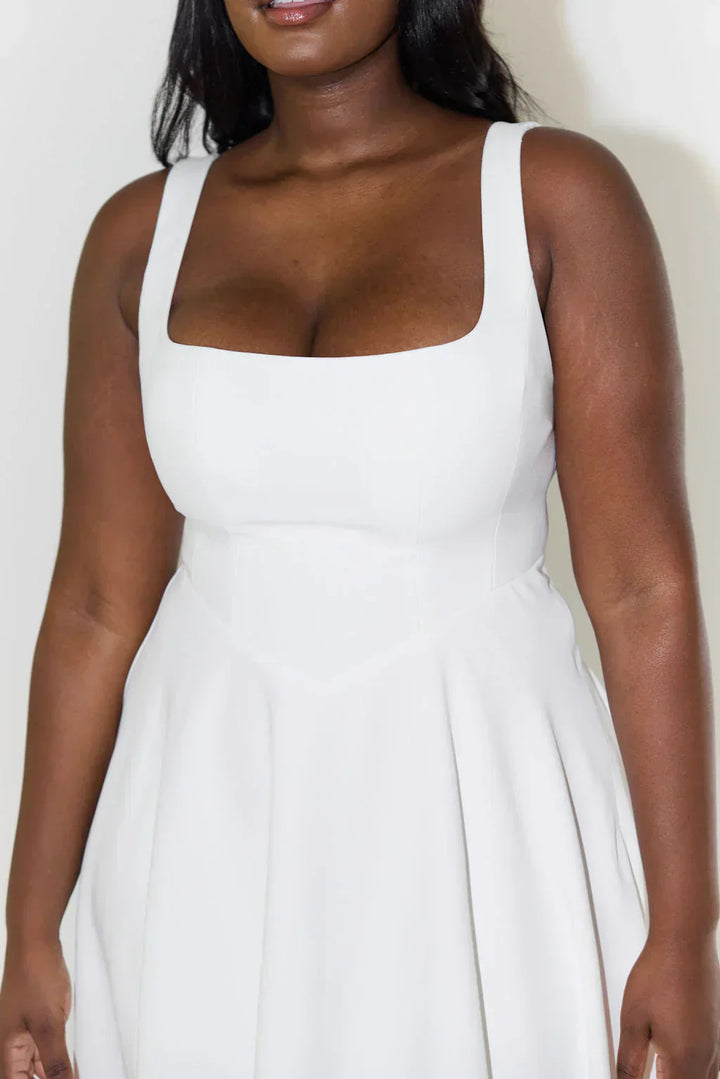 Lisslune | Midi Dress with High Waist and Square Neckline