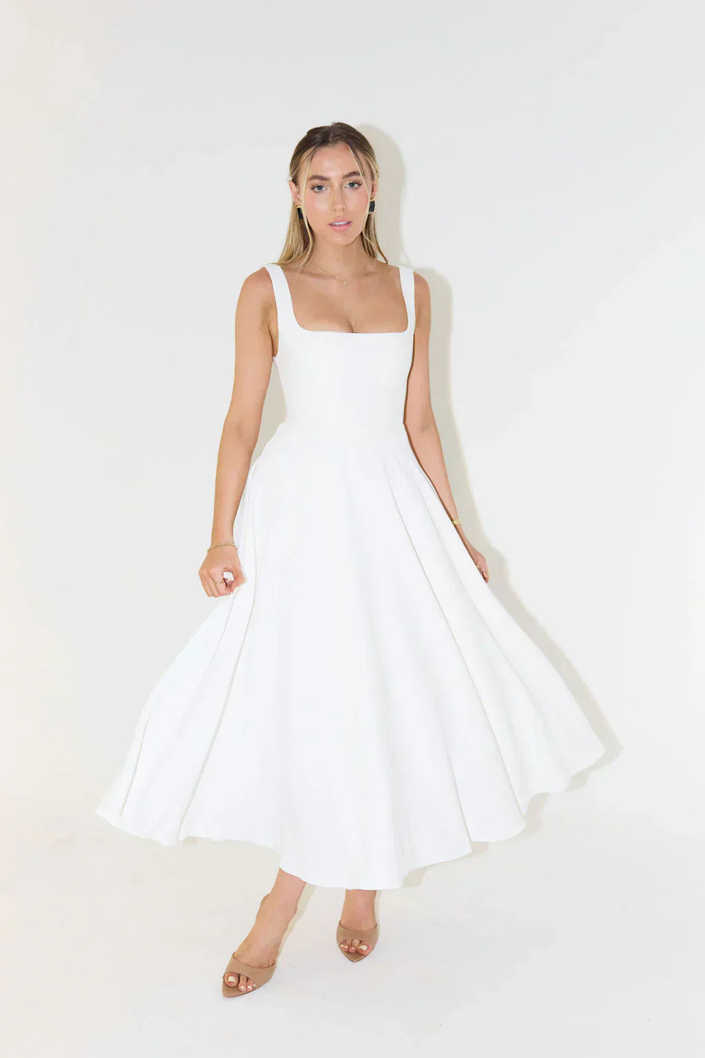 Lisslune | Midi Dress with High Waist and Square Neckline