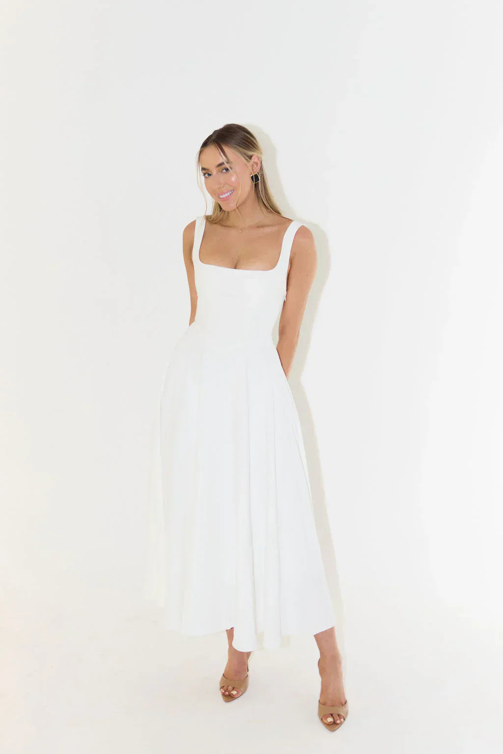 Lisslune | Midi Dress with High Waist and Square Neckline