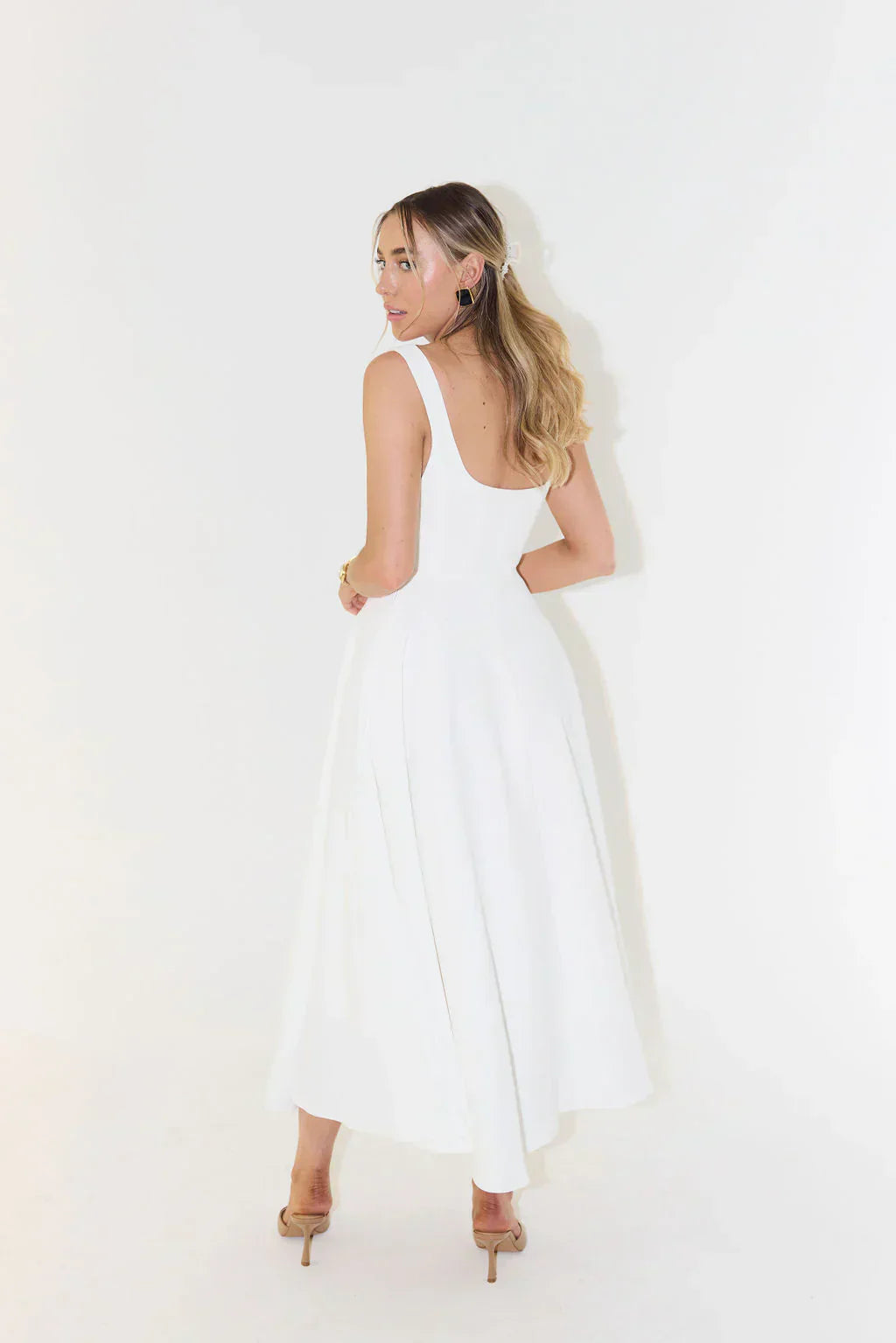 Lisslune | Midi Dress with High Waist and Square Neckline