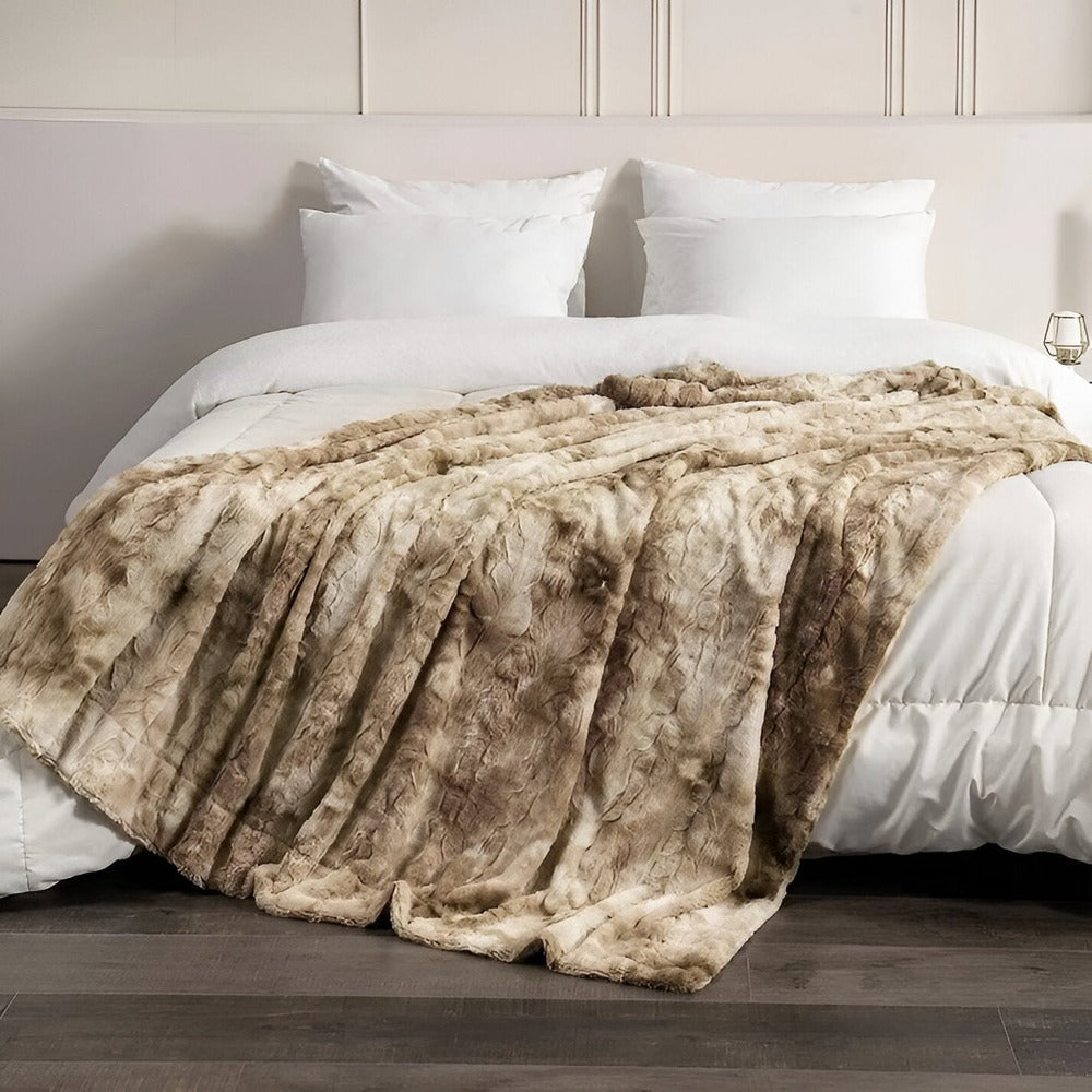 Lisslune | Soft Velour Winter Blanket – Warm Coral Fleece Blanket in Batik Style
