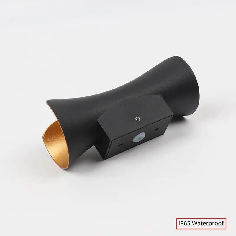 Lisslune | Curved LED Wall Light with IP65 Protection