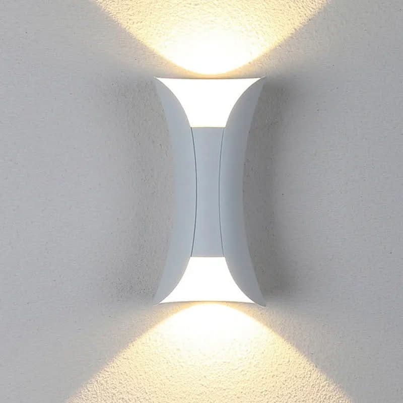 Lisslune | Curved LED Wall Light with IP65 Protection