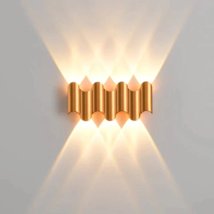 Lisslune | VeraGlow - Modern and elegant wall lamp