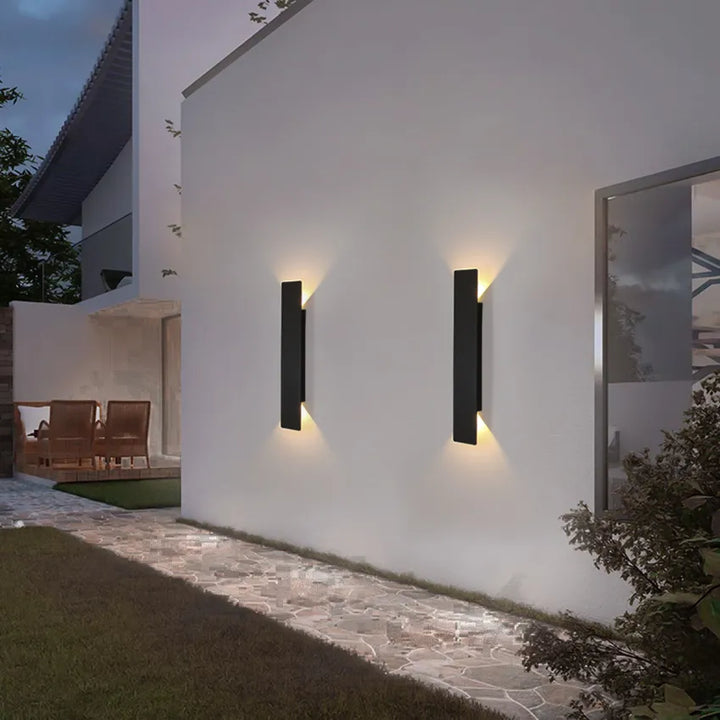 Lisslune | Weatherproof Aluminum Wall Light for Outdoor with LED Light - IP65, Easy Installation and Durable Design