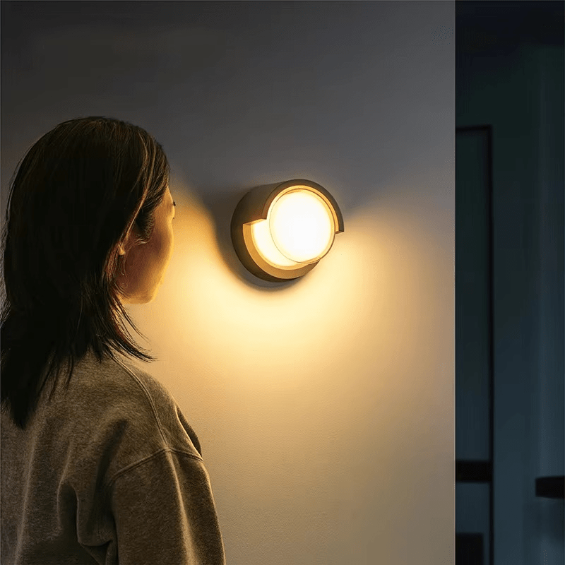 Lisslune | Intelligent LED wall lamp with motion sensor & weather-resistant design