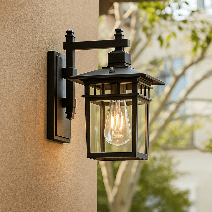 Lisslune | Stylish, weatherproof outdoor wall lamp with adjustable light head