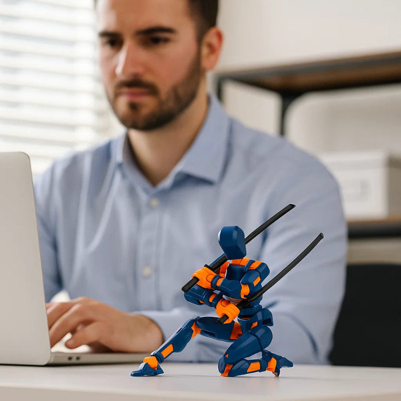 Lisslune | 3D-printed mech action figure with multi-joint movement