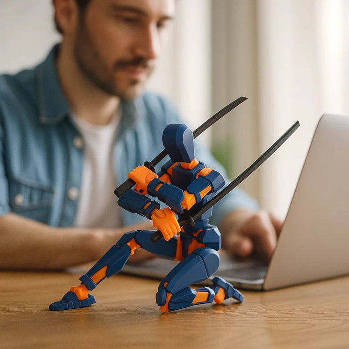 Lisslune | 3D-printed mech action figure with multi-joint movement